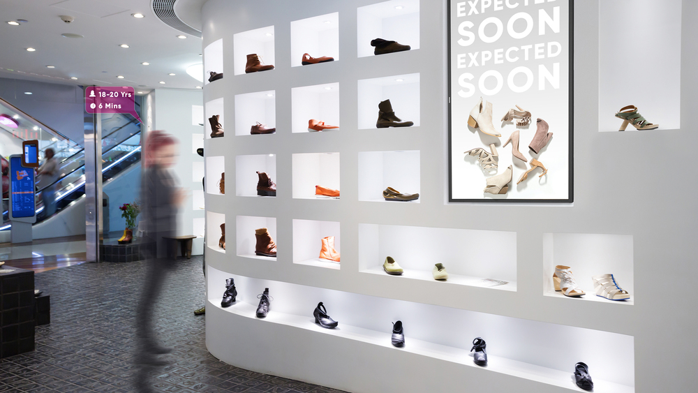 2-FashionStore1-PPDS-Intelligent Signage Solution for Retail