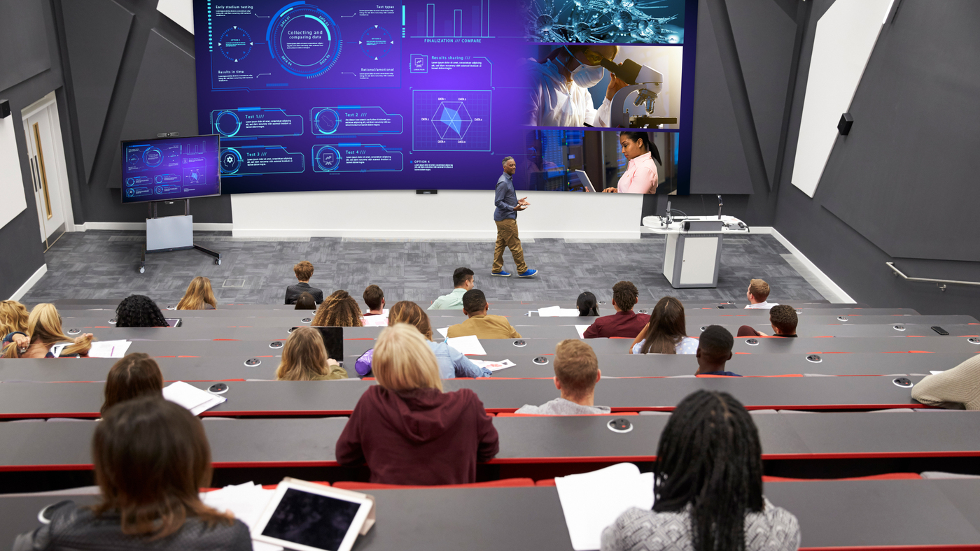 Teaching in a lecture theatre PPDS