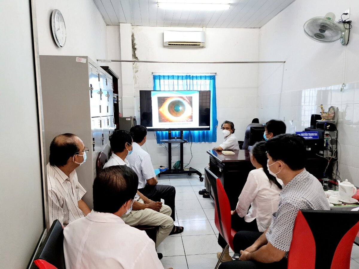 monitor used during eye training
